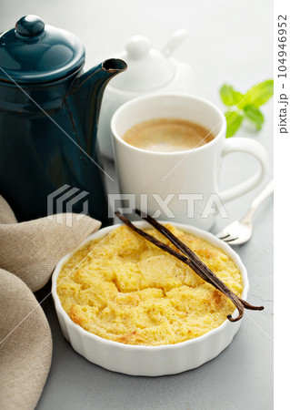 Vanilla custard bread pudding 104946952