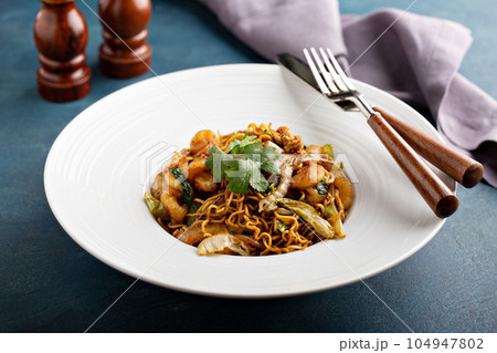 Indonesian Mie Goreng, fried noodle 104947802