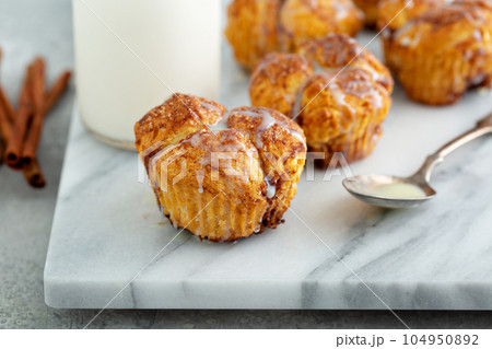 Cinnamon sugar monkey bread muffins 104950892