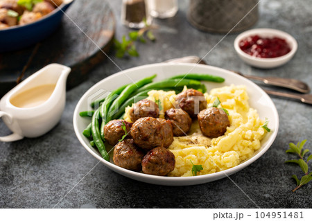 Swedish meatballs with mashed potatoes 104951481