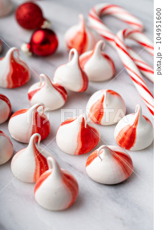 Peppermint meringue kisses Peppermint meringue kisses 104951600