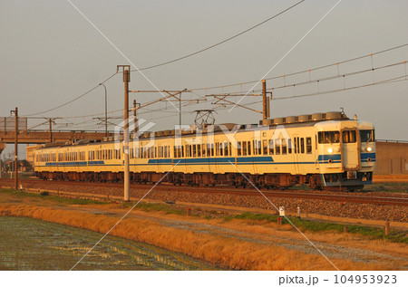 北陸本線 加賀笠間ー美川 JR西日本 413系 B02+B09編成(金沢) 北陸本線 加賀笠間ー美川 JR西日本 413系 B02+B09編成(金沢) 104953923