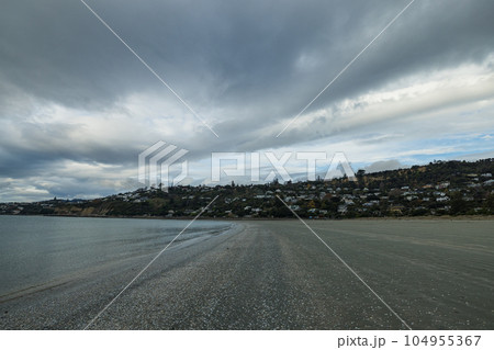 ニュージーランド　ネルソンのタフナヌイ・ビーチ 104955367