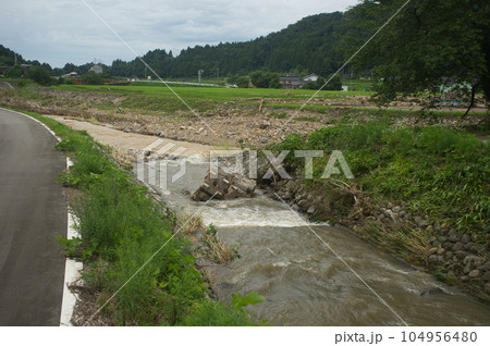 大雨に見舞われた白岩川のその後　白岩橋周辺 104956480