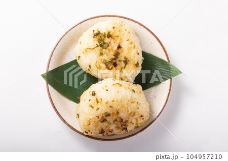 青唐辛子味噌 (南蛮味噌) 焼きおにぎり 青唐辛子味噌 (南蛮味噌) 焼きおにぎり 104957210