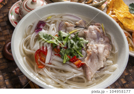 鶏肉のフォー ベトナム料理 鶏肉のフォー ベトナム料理 104958177