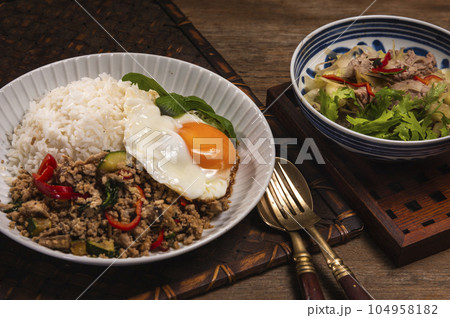 ガパオ タイ料理 ガパオ タイ料理 104958182