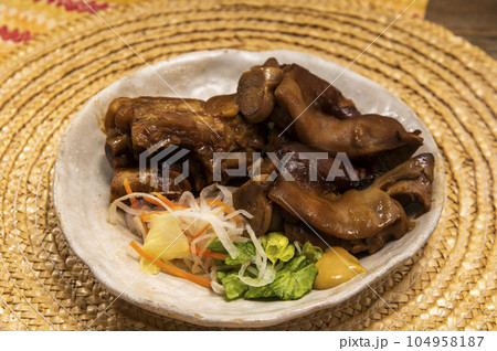 テビチ　沖縄郷土料理 104958187