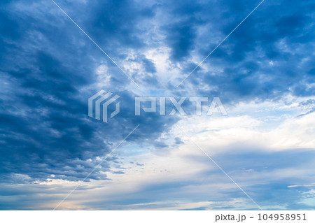 梅雨の雨雲 104958951