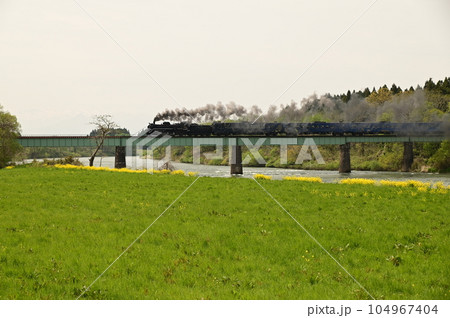 SL銀河も走ったJR釜石線 北上川橋梁 104967404