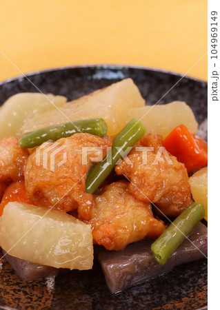 つまみ揚げと大根の煮物 炊き合せ おかず つまみ揚げと大根の煮物 炊き合せ おかず 104969149