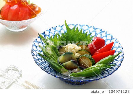夏野菜の揚げ浸し 夏野菜の揚げびたし 夏野菜の揚げ浸し 夏野菜の揚げびたし 104971128