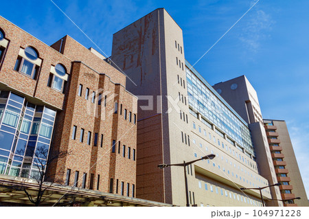【東京の都市風景】東京大学医学部付属病院 104971228