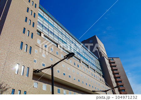 【東京の都市風景】東京大学医学部付属病院 104971232