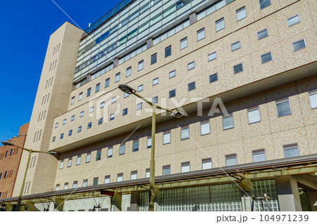 【東京の都市風景】東京大学医学部付属病院 104971239