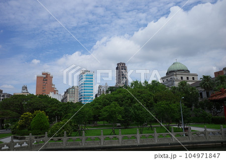 台湾台北の二二八和平公園内から見た国立台湾博物館 台湾台北の二二八和平公園内から見た国立台湾博物館 104971847