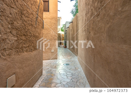 ドバイの旧市街、バスタキア地区の風景 ドバイの旧市街、バスタキア地区の風景 104972373