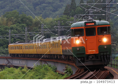 ［JR-V］伯備線115系7両編成（湘南色編成：赤穂線直通列車） 104973413