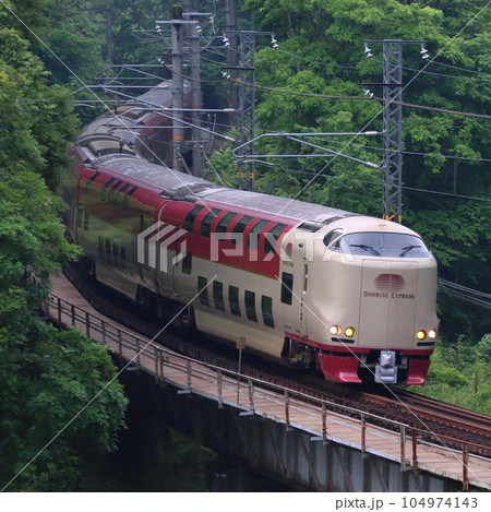伯備線内を行く寝台特急サンライズ出雲号 104974143