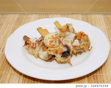 ホタテ貝柱の串焼き 104974349
