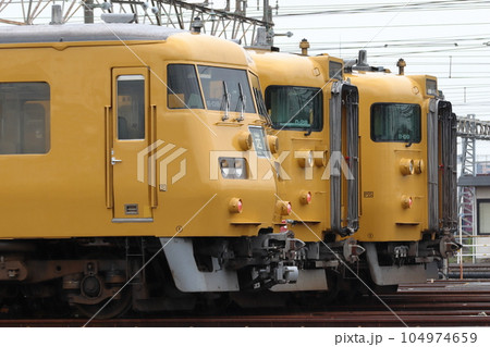 下関総合車両所岡山電車支所に留置中の国鉄車両群 下関総合車両所岡山電車支所に留置中の国鉄車両群 104974659
