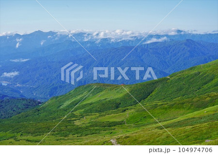 月山からの大朝日岳から以東岳の稜線 月山からの大朝日岳から以東岳の稜線 104974706