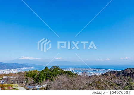 【静岡の景観】日本平からの眺望（富士山） 104976387