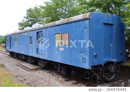 能登中島駅の郵便車 オユ10 能登中島駅の郵便車 オユ10 104976495