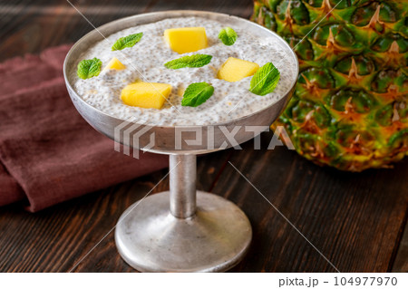Chia pudding with mango Chia pudding with mango 104977970