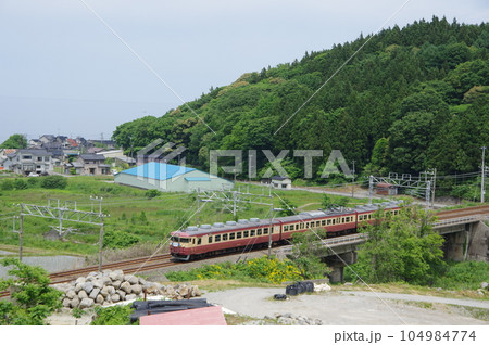 えちごトキめき鉄道 455系 急行越後 能生付近の海 えちごトキめき鉄道 455系 急行越後 能生付近の海 104984774