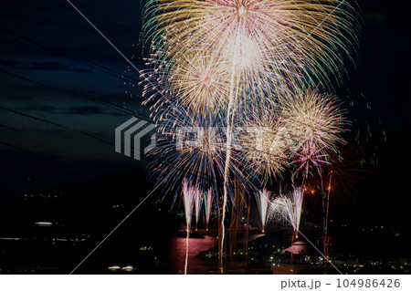 海から見える花火 104986426