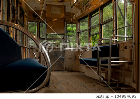 昔の電車車内 昔の電車車内 104994695