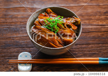 茄子のかば焼き風丼 茄子のかば焼き風丼 104998318