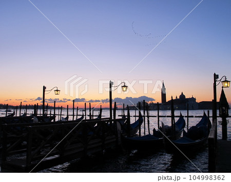 夜明け、イタリアのヴェネツィア(Venezia) 夜明け、イタリアのヴェネツィア(Venezia) 104998362