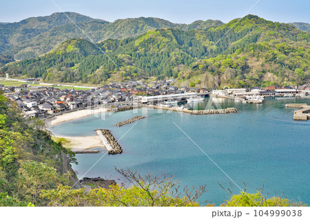 【城山園地より諸寄港と日本海を一望】 兵庫県美方郡新温泉町諸寄 104999038