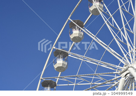 Ferris wheel 104999549