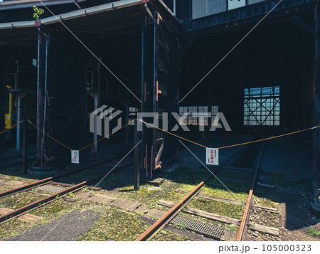 夏の天竜浜名湖鉄道 天竜二俣駅の扇形車庫 夏の天竜浜名湖鉄道 天竜二俣駅の扇形車庫 105000323