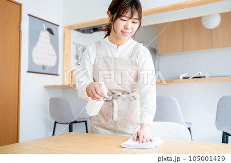 家事代行 家政婦 女性 家事代行 家政婦 女性 105001429