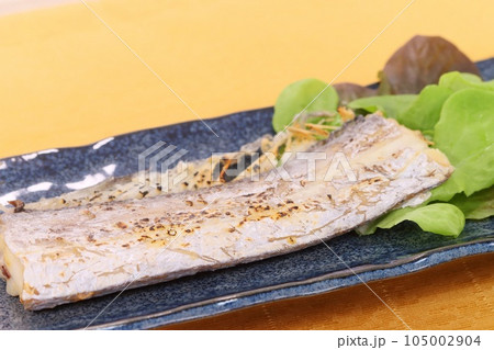 タチウオの塩焼き　焼き魚　魚料理 105002904