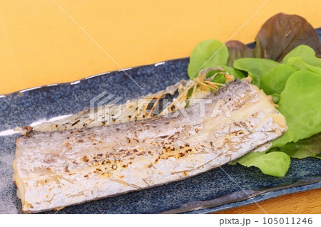 タチウオの塩焼き 太刀魚 焼き魚 魚料理 タチウオの塩焼き 太刀魚 焼き魚 魚料理 105011246