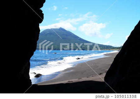 戸ヶ峯海岸から見る開聞岳の景色 戸ヶ峯海岸から見る開聞岳の景色 105011338