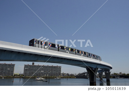 シーサイドライン 橋脚をいく列車 平潟湾 シーサイドライン 橋脚をいく列車 平潟湾 105011639
