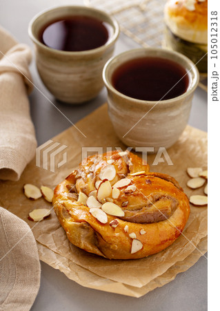 Taro filled butterfly bun with tea 105012318