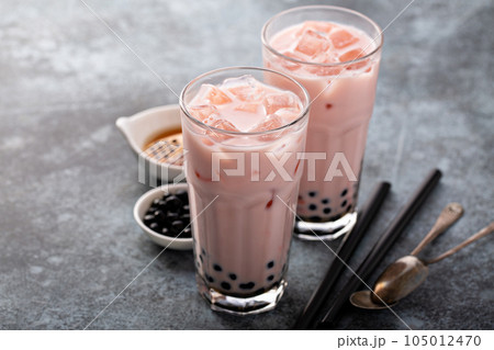 Homemade strawberry milk bubble tea 105012470