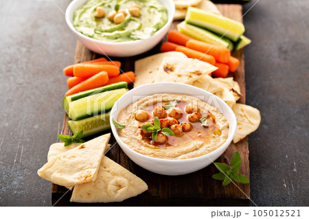 Homemade hummus with flatbread Homemade hummus with flatbread 105012521