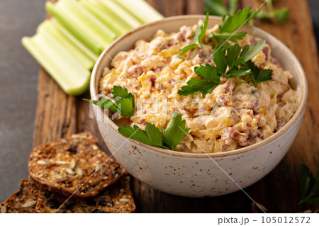 Homemade reuben dip with corned beef 105012572