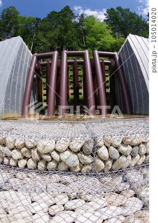 信州　池田町の砂防施設　北湯沢砂防堰堤　ICT工法を採用し施工した堰堤 105014020