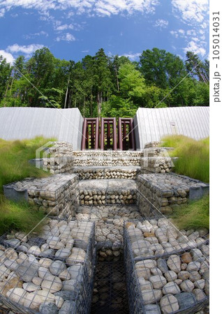 信州　池田町の砂防施設　北湯沢砂防堰堤　ICT工法を採用し施工した堰堤 105014031