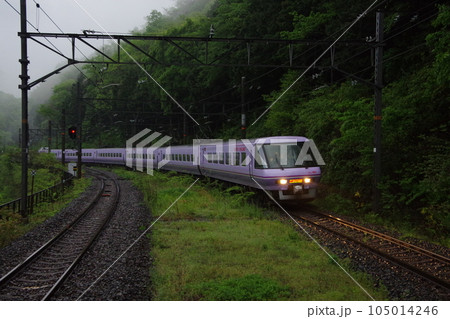 特急やくも号381系（スーパーやくも色） 伯備線 足立駅 105014246