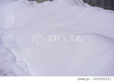 積もった雪 105016321